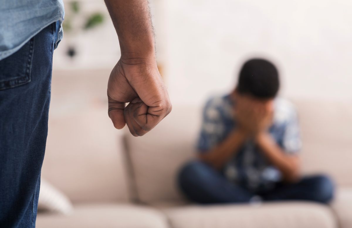 Enfant qui a subi de la violence familiale