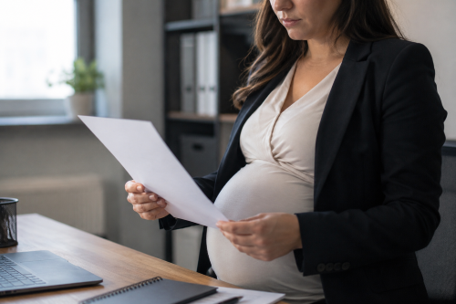 Congédiement d&rsquo;une femme enceinte au Québec : vos recours